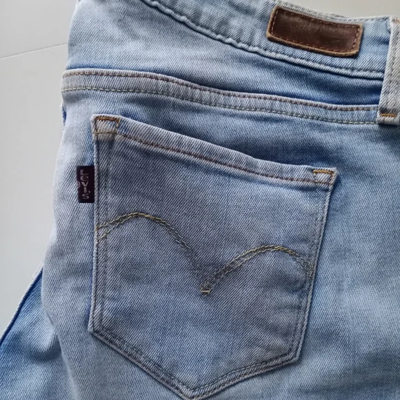 Levis Jeans Ice Blue Light Color . - Picture 5 of 10